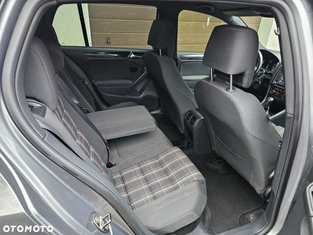 Volkswagen Golf 2.0 GTI - 9