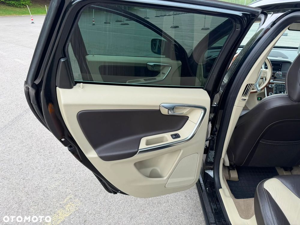 Volvo XC 60 T6 AWD Summum - 12