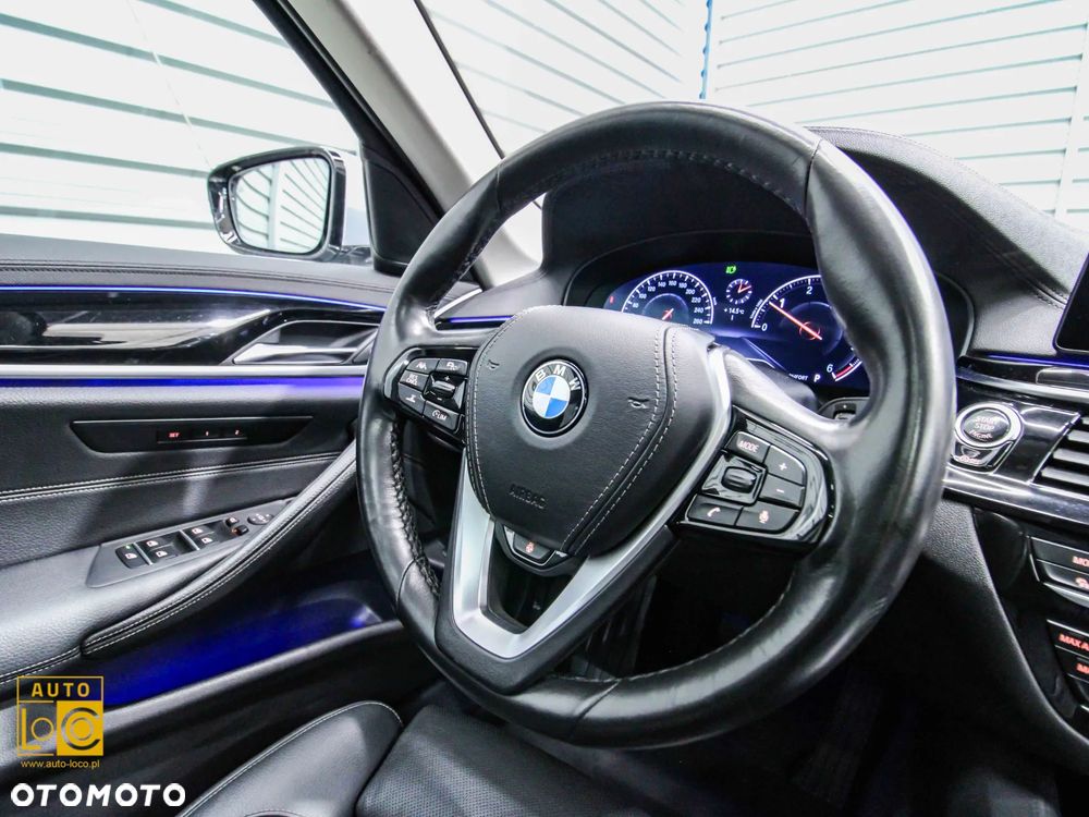 BMW Seria 5 520d xDrive Touring Luxury Line - 33