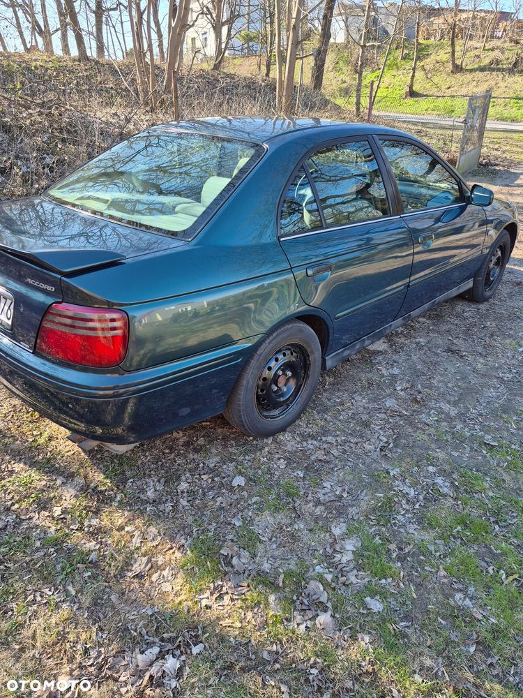 Honda Accord 1.8i LS - 12