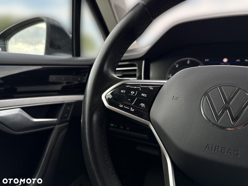 Volkswagen Touareg - 17