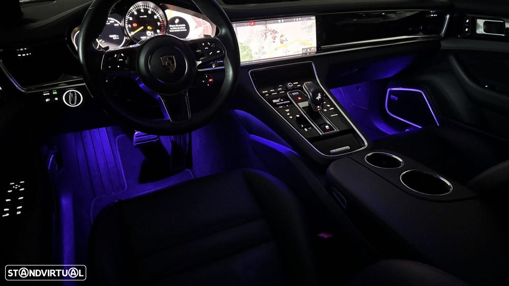 Porsche Panamera 4 E-Hybrid Platinum Edition - 36