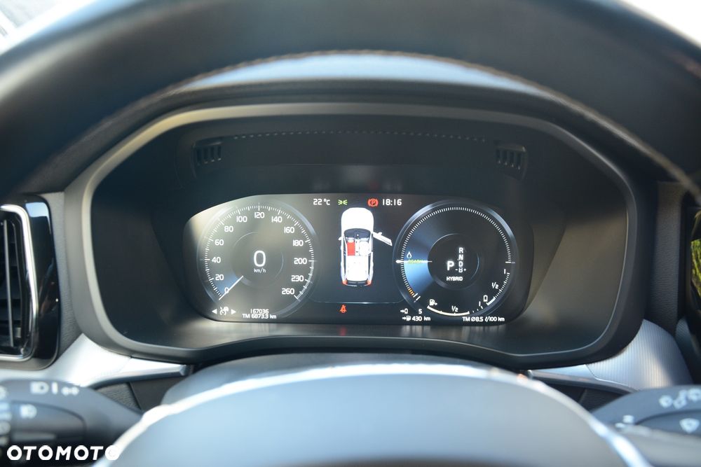 Volvo XC 60 T8 AWD Plug-In Hybrid Momentum - 5