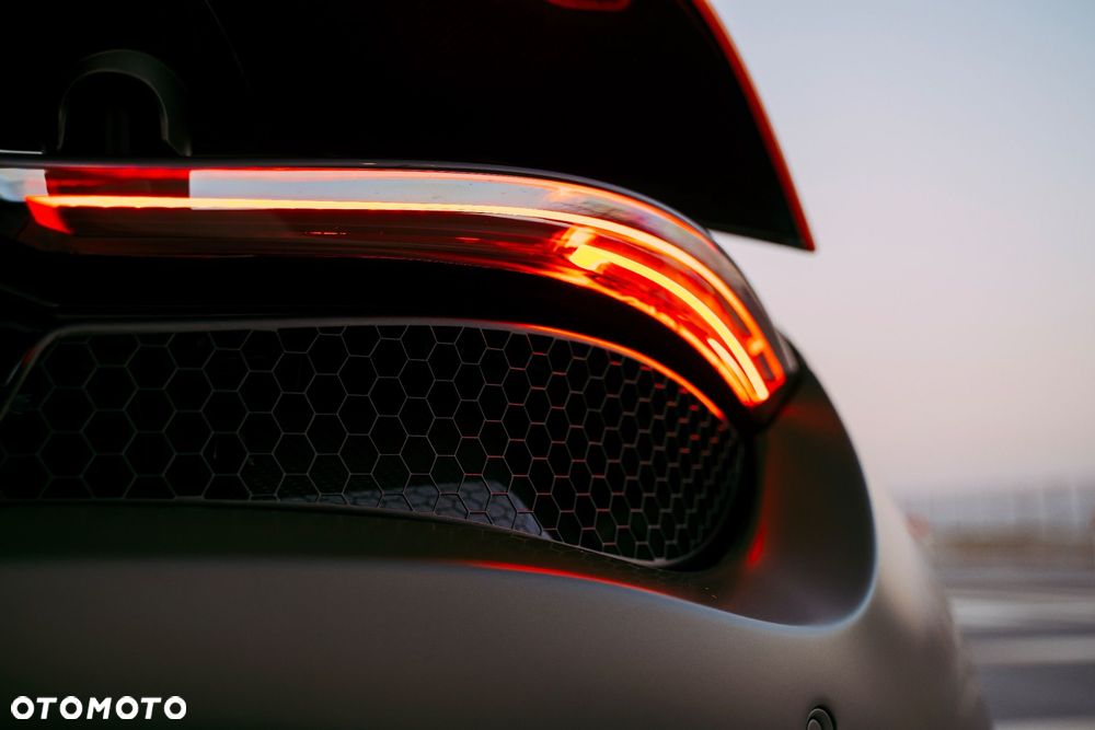 McLaren 720S Coupe - 18