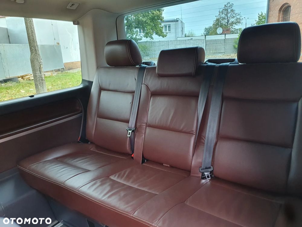 Volkswagen Multivan - 13