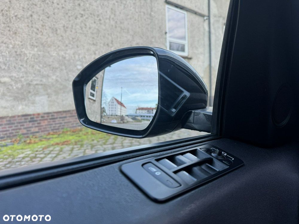 Land Rover Discovery Sport 2.0 D180 R-Dynamic HSE - 27