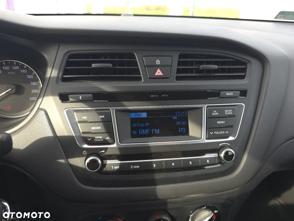 Hyundai i20 1.1 CRDi Comfort - 25