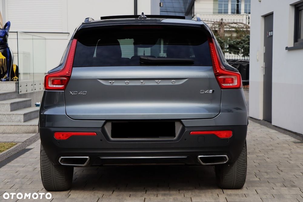 Volvo XC 40 D4 AWD R-Design - 8