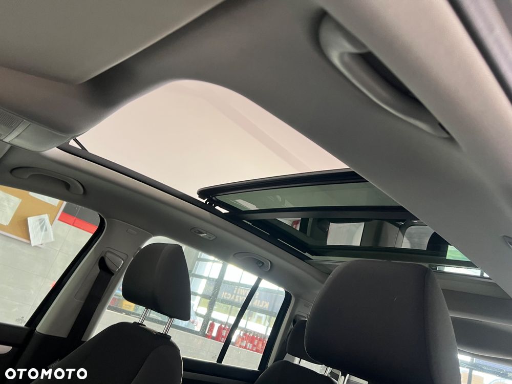 Volkswagen Touran 1.6 TDI DPF BlueMot Comfortline - 20