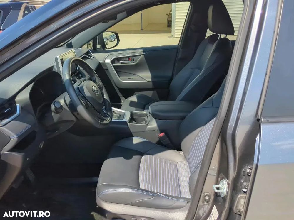 Toyota RAV4 - 4