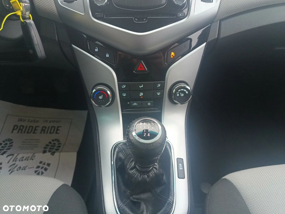 Chevrolet Cruze - 22