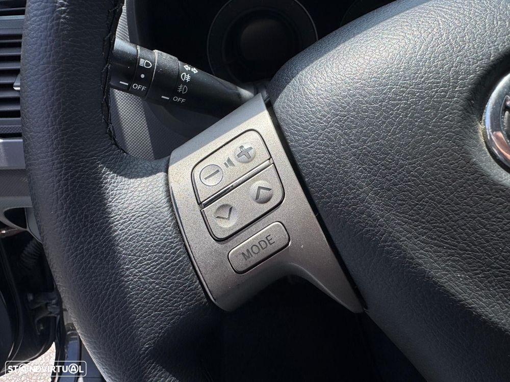 Toyota Auris 1.4 D-4D - 10
