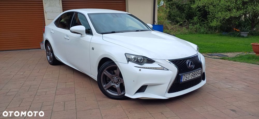 Lexus IS ver-300h-f-sport - 3