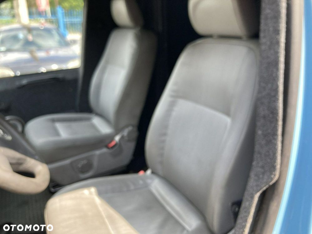 Volkswagen Transporter - 11