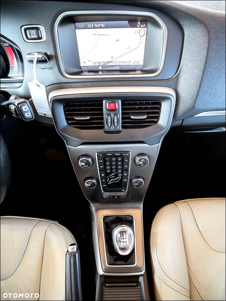 Volvo V40 D2 Summum - 25