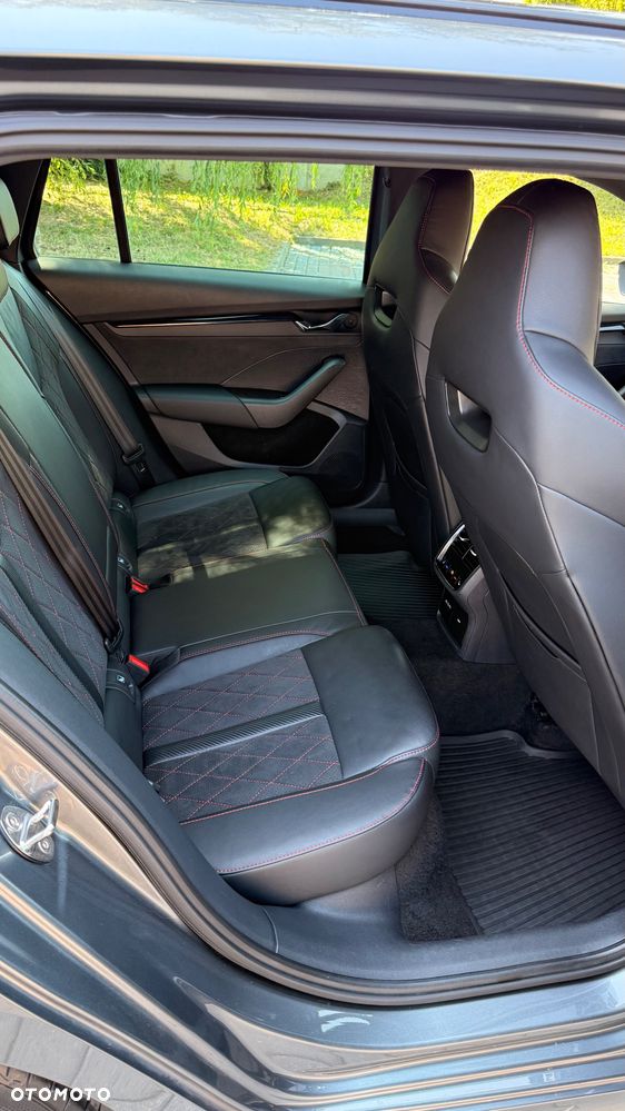 Skoda Octavia 2.0 TSI RS DSG - 16