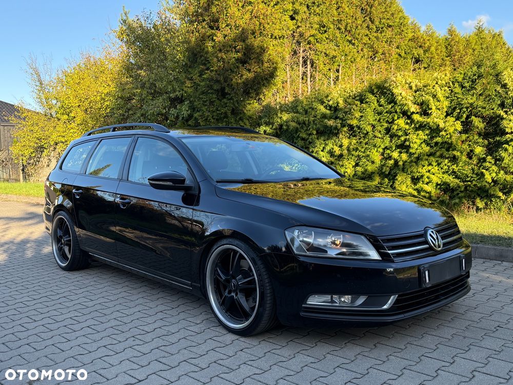Volkswagen Passat - 1