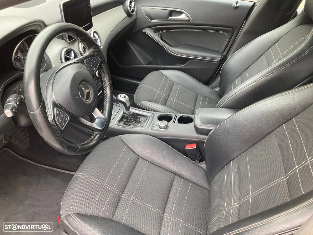 Mercedes-Benz CLA 200 d Shooting Brake - 23