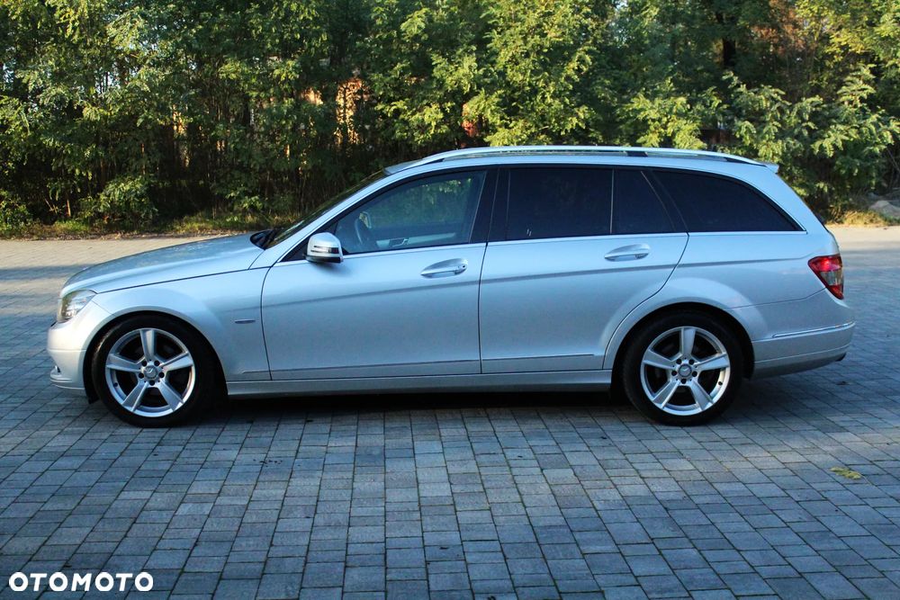 Mercedes-Benz Klasa C 180 T CGI Automatik BlueEFFICIENCY Avantgarde - 19