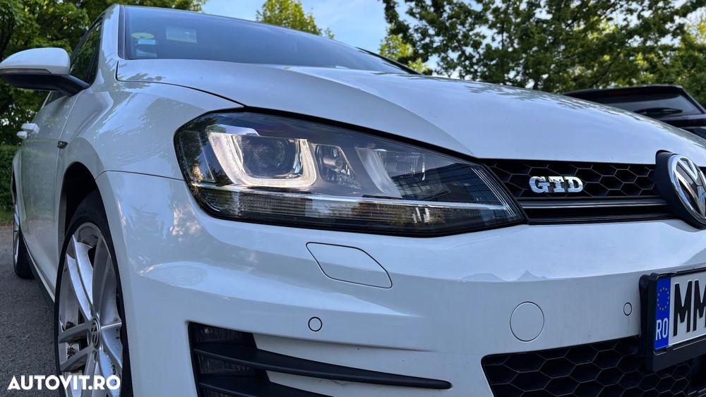 Volkswagen Golf - 10