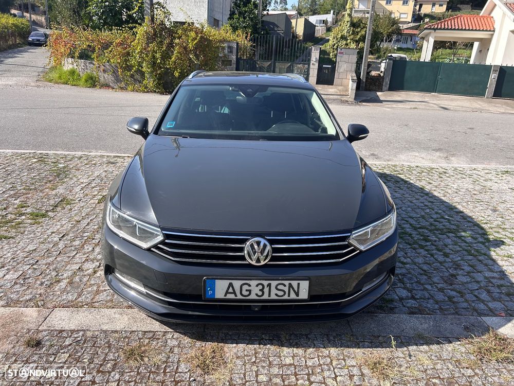 VW Passat 1.6 TDI Highline DSG - 1