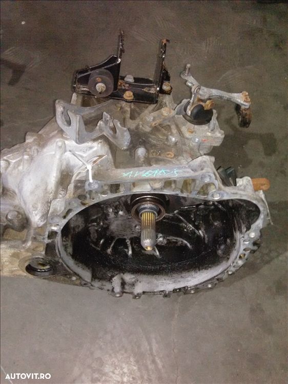 cutie viteze 2.2 d toyota avensis an fabr. 2007 - 1