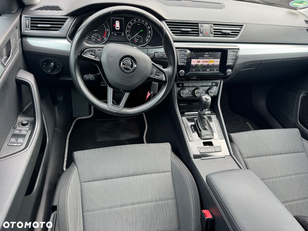 Skoda Superb 2.0 TDI DSG Ambition - 22