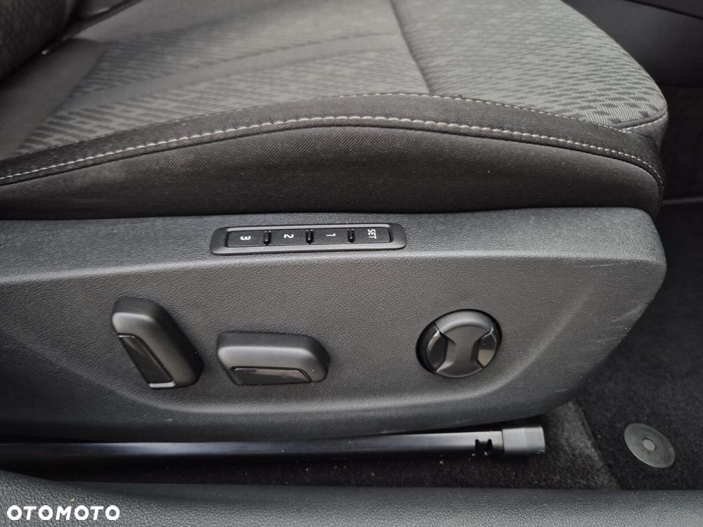 Skoda Octavia 2.0 TDI Style DSG - 14