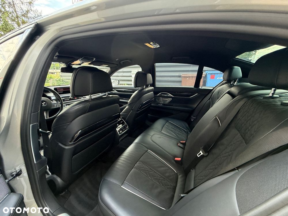 BMW Seria 7 740d xDrive sport - 13