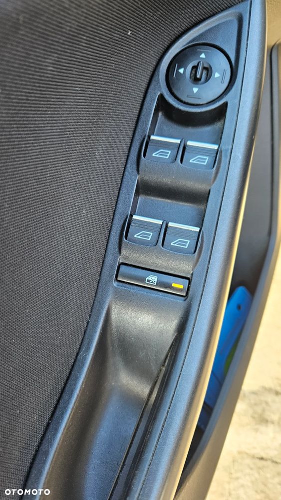 Ford Focus 1.5 TDCi SYNC Edition - 10
