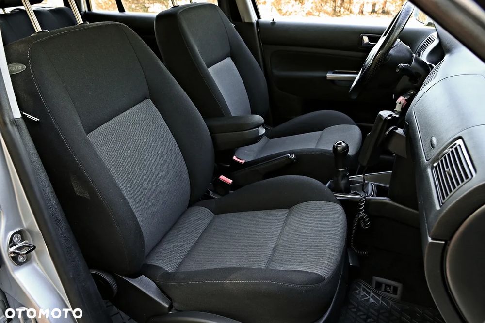 Volkswagen Golf 1.9 TDI Comfortline - 32