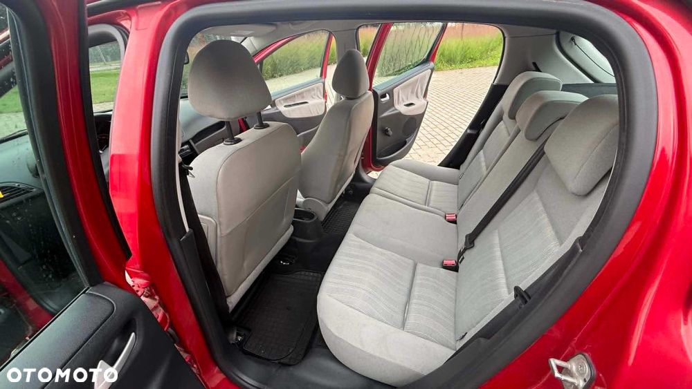 Peugeot 207 - 7