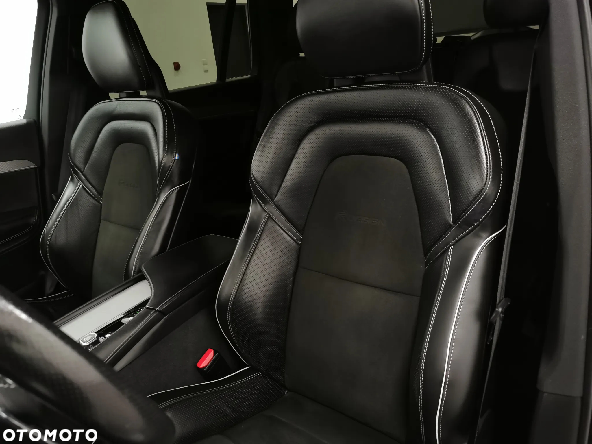 Volvo XC 90 D5 AWD R-Design - 31