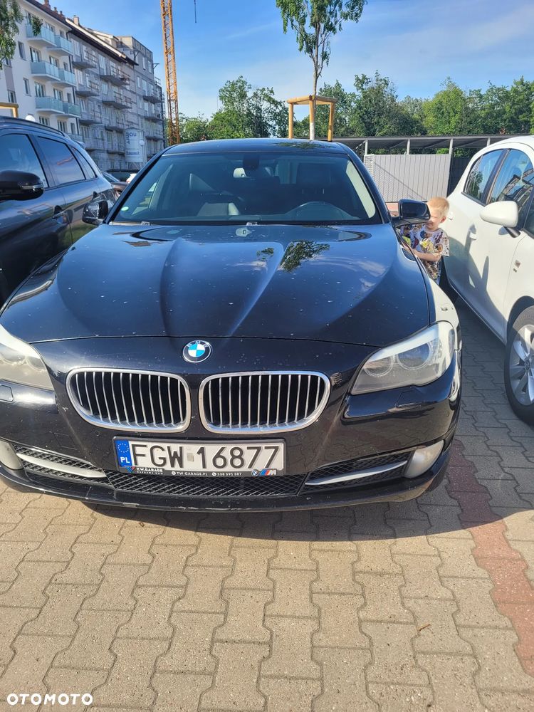 BMW Seria 5 525d xDrive - 12