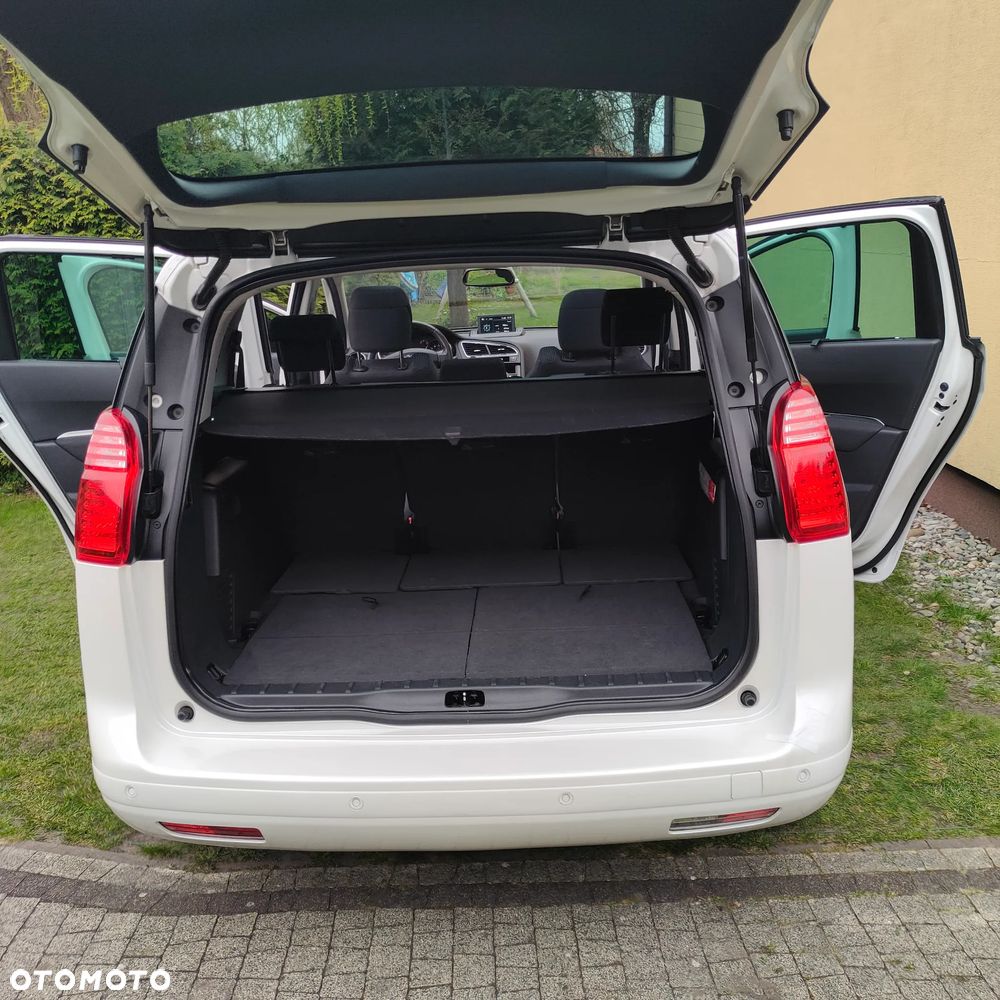 Peugeot 5008 1.6 HDi Style 7os - 9