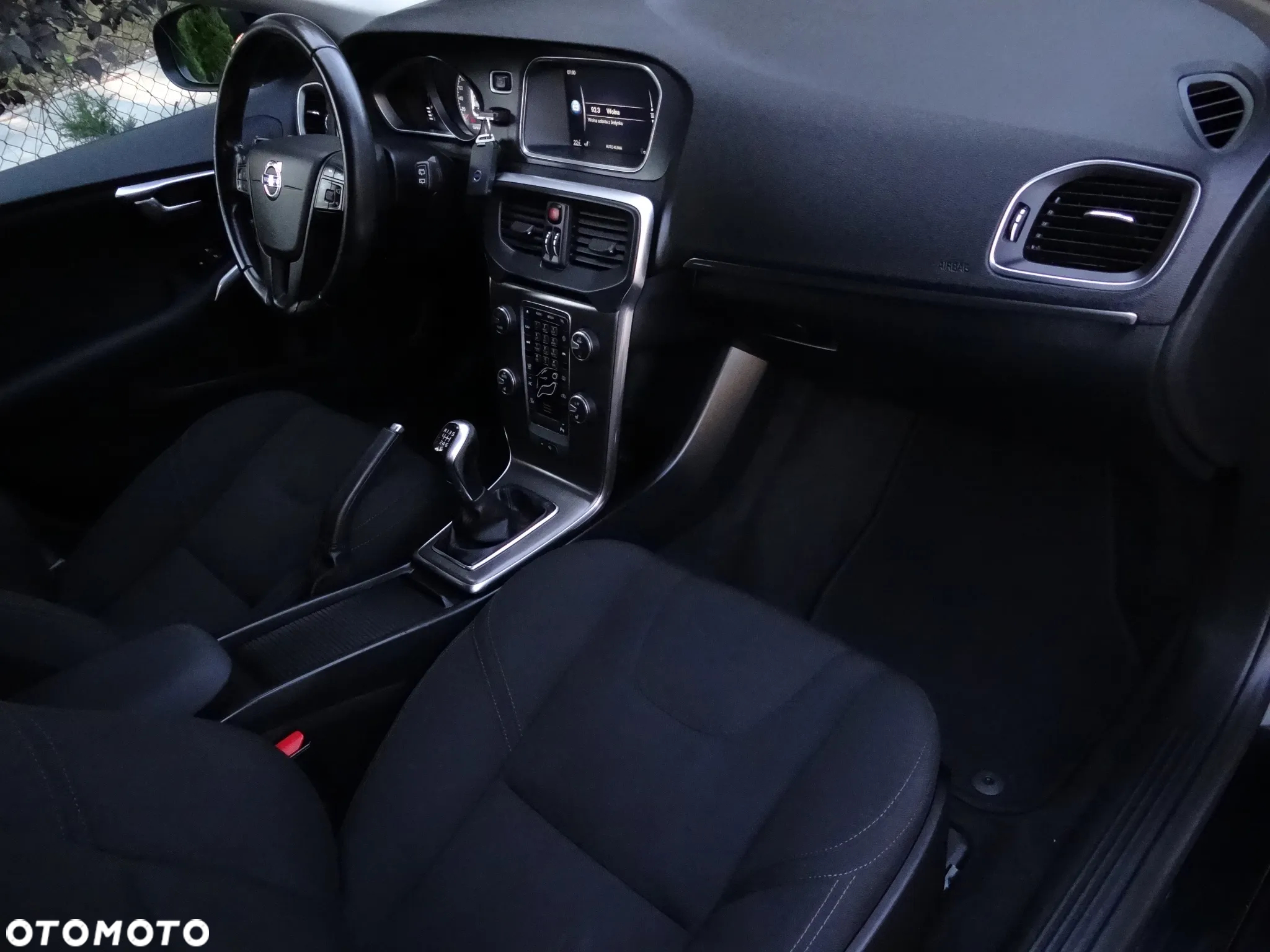 Volvo V40 D2 R-Design Kinetic - 32