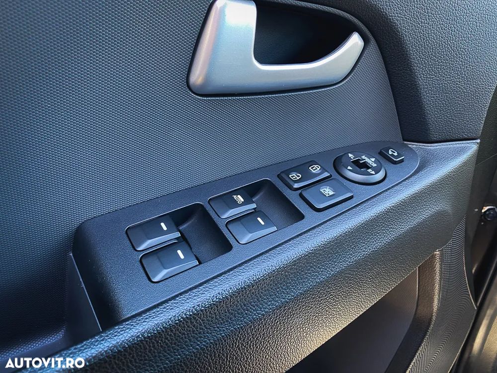 Kia Sportage 2.0 DSL 6AT 4x4 Style - 19