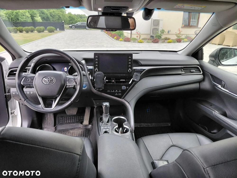 Toyota Camry 2.5 Hybrid Executive CVT - 10