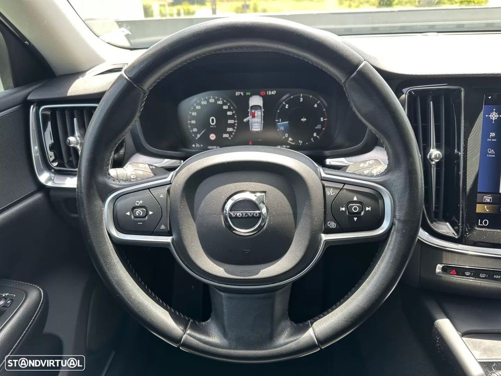 Volvo V60 2.0 D3 Momentum Plus - 33