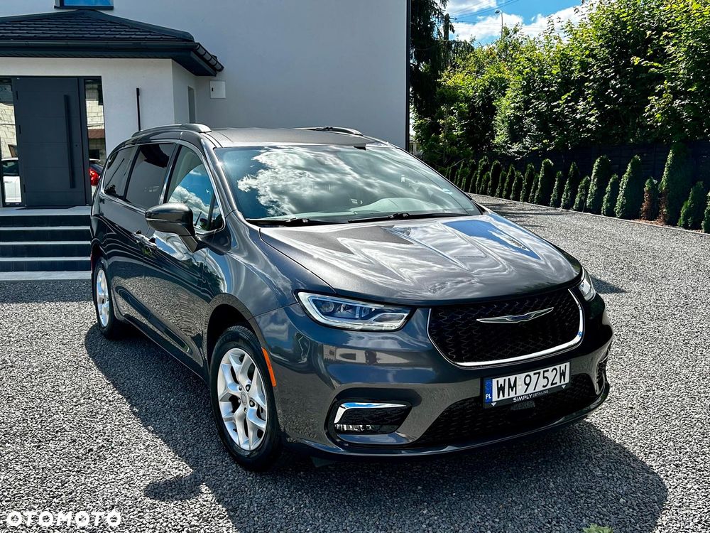 Chrysler Pacifica - 11