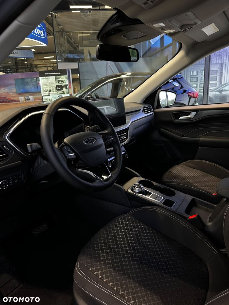 Ford Kuga 2.5 FHEV FWD Titanium - 6