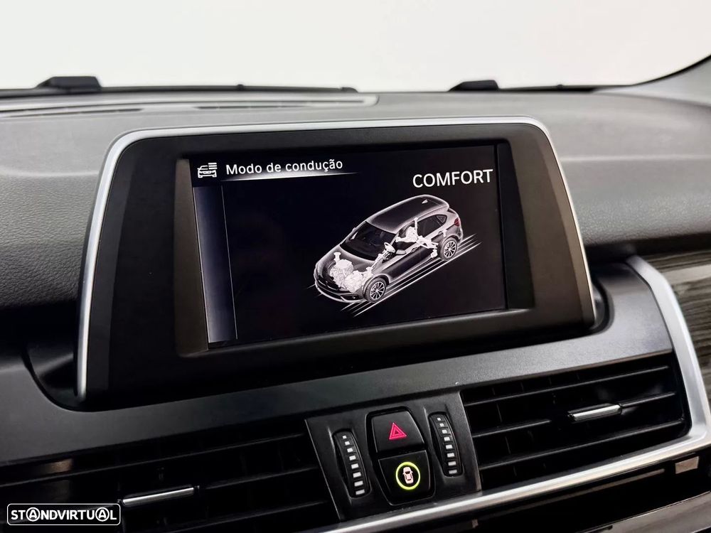 BMW 218 Active Tourer d Line Luxury - 36
