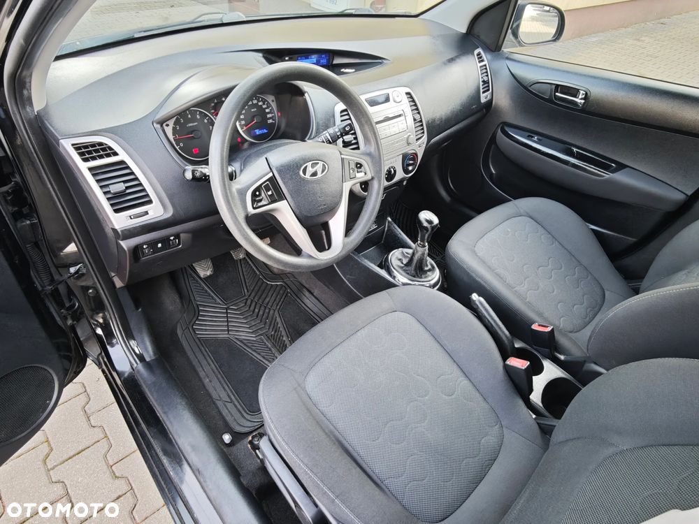 Hyundai i20 1.2 FIFA WM Edition - 13