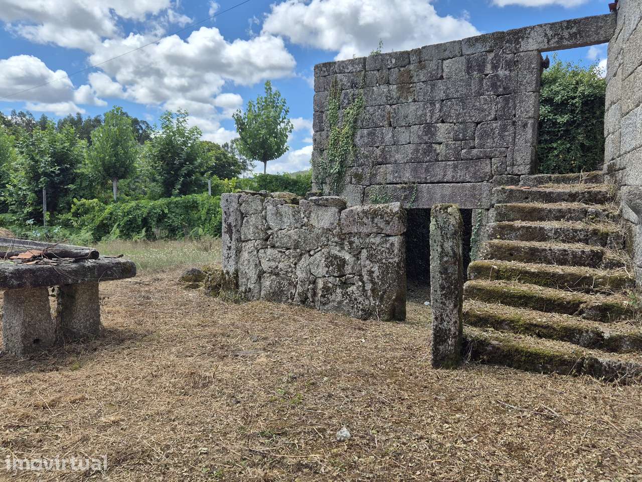 Casa em Granito pedra dupla - Grande imagem: 2/8
