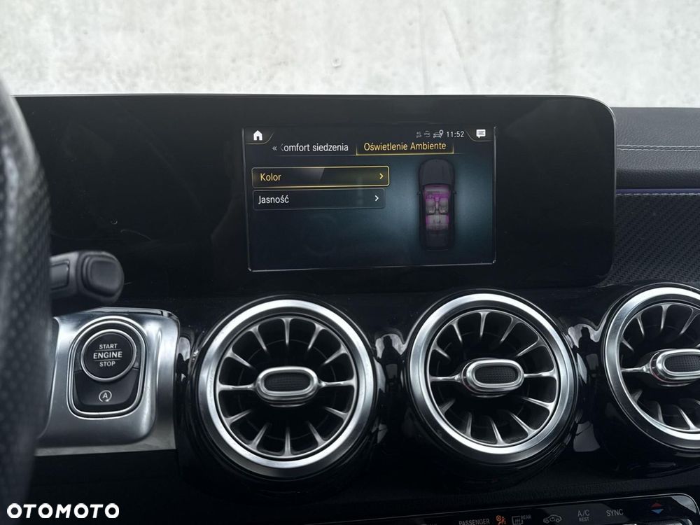 Mercedes-Benz GLB - 27