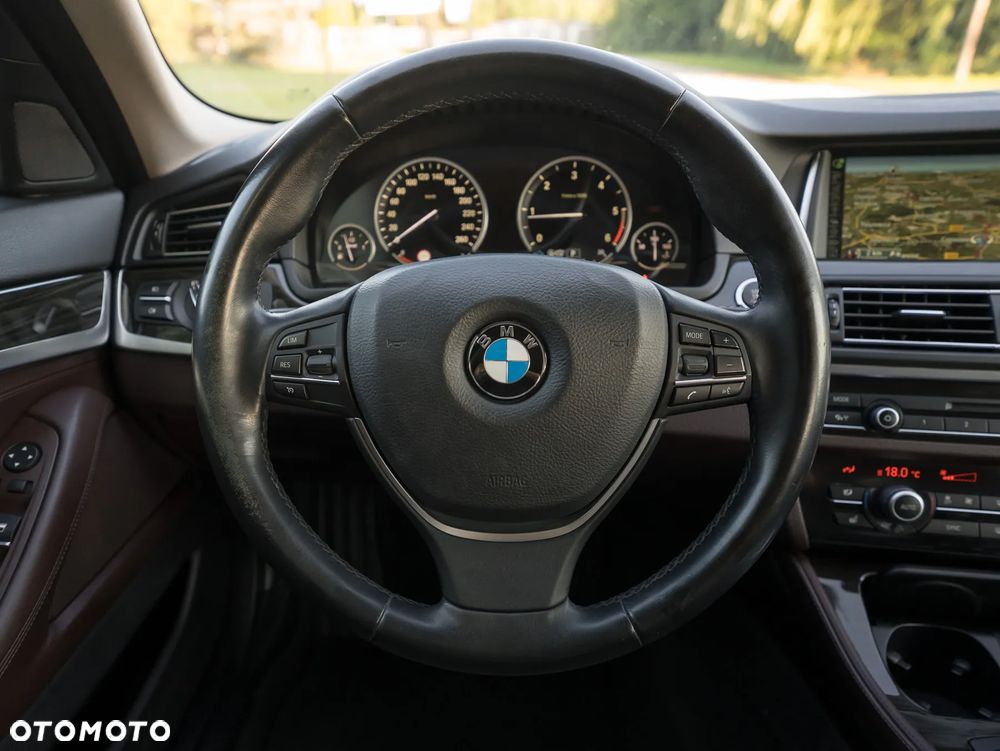 BMW Seria 5 520d Luxury Line - 24