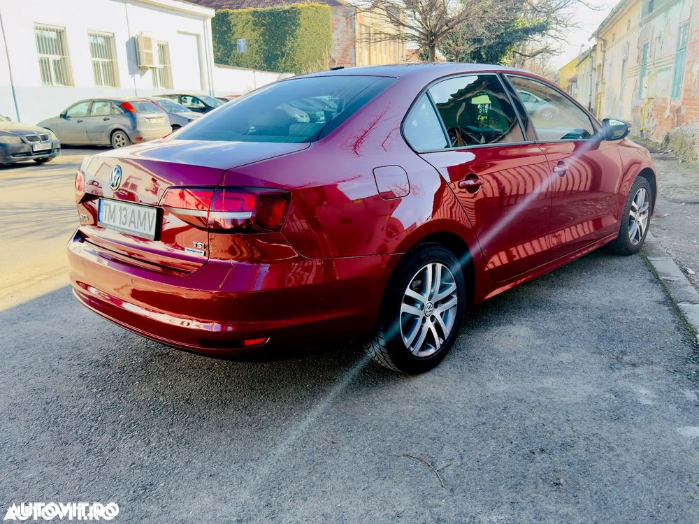 Volkswagen Jetta - 11