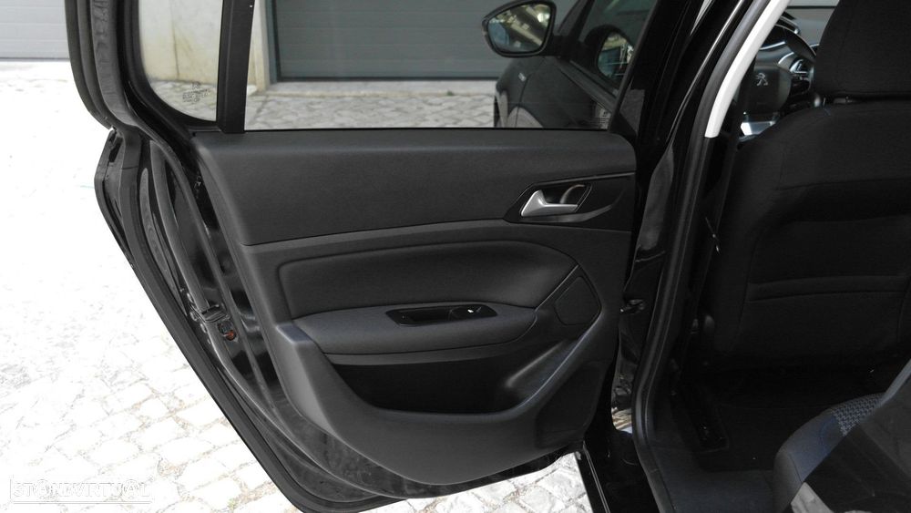 Peugeot 308 1.2 PureTech Style - 18