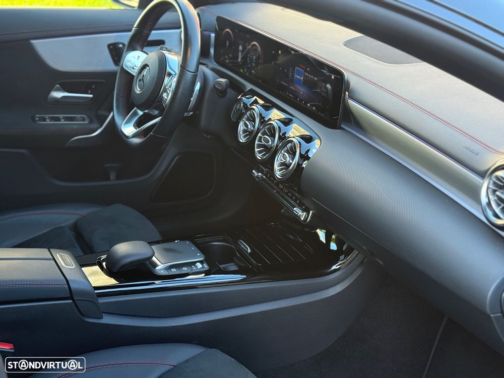Mercedes-Benz CLA 250 e Shooting Brake AMG Line - 10