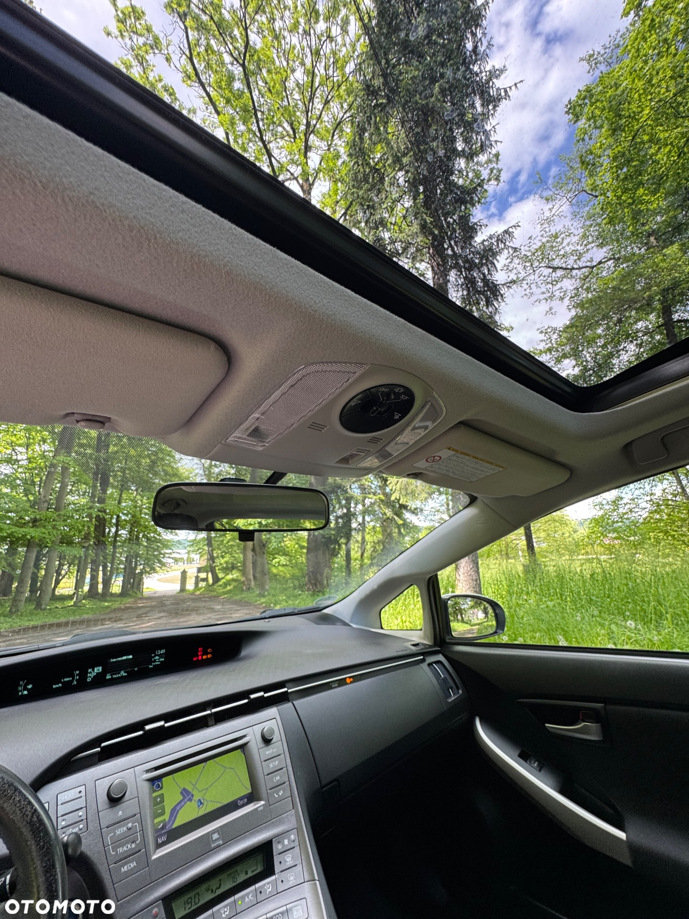 Toyota Prius 1.8 HSD Prestige - 10